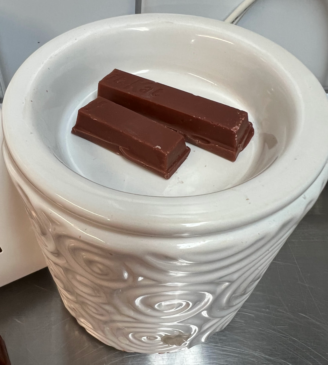 KIT KAT Candy Bar Inspired Wax Melts | Chocolate Fudge Brownie scent | 4 Candy Bars | 6.5 oz