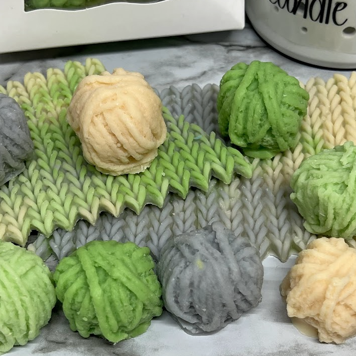 YARN ADDICT wax melts | Clean Cotton Scent | Balls of Yarn | Knit Crochet  | 5.25 oz