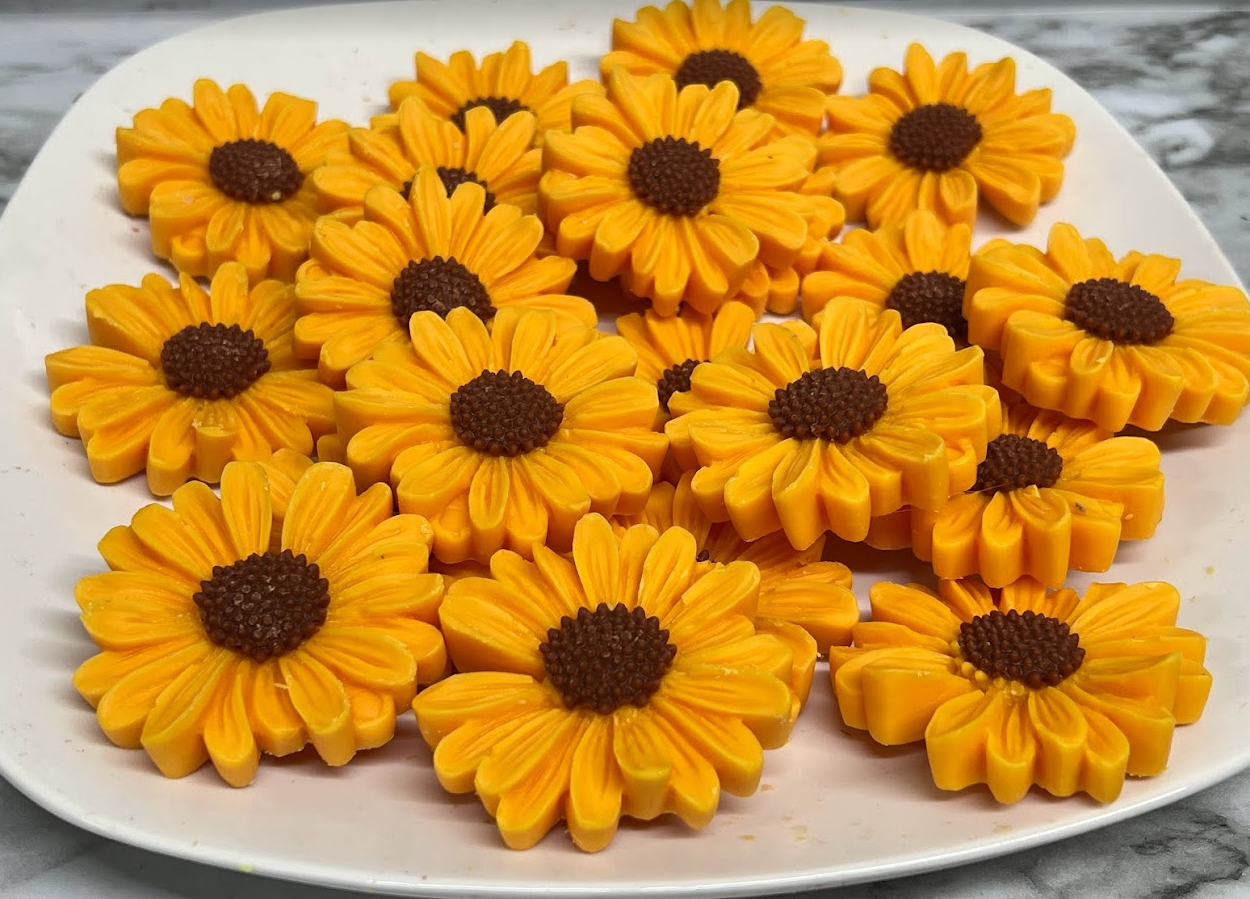 SUNFLOWERS Realistic Floral Flower Wax Melts | 7 Melts | 4.25 oz
