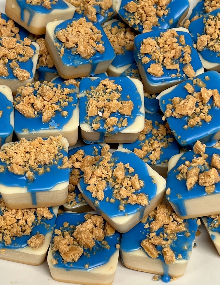 BLUEBERRY CHEESECAKE BITES Wax Melts with crumble | 7 melts | 5.5 oz