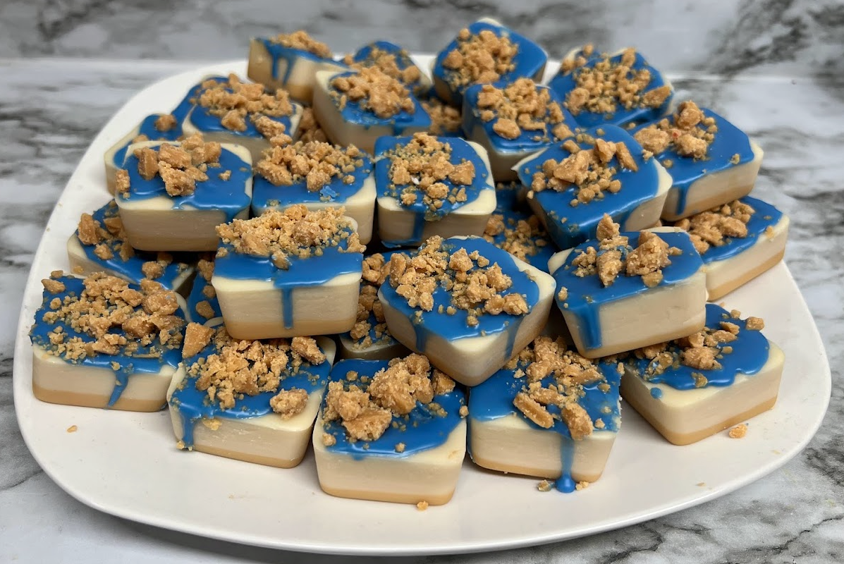 BLUEBERRY CHEESECAKE BITES Wax Melts with crumble | 7 melts | 5.5 oz