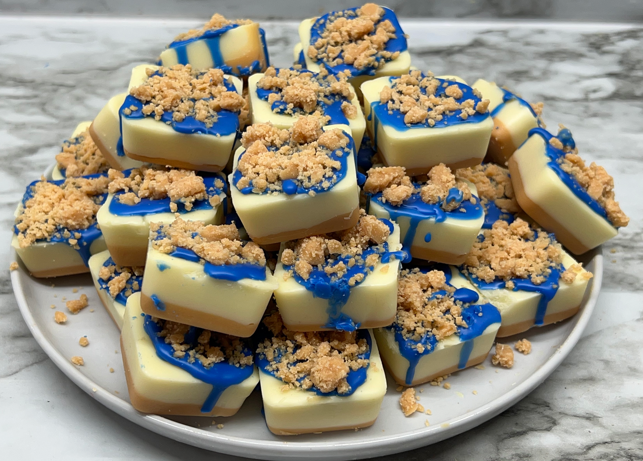 BLUEBERRY CHEESECAKE BITES Wax Melts with crumble | 7 melts | 5.5 oz